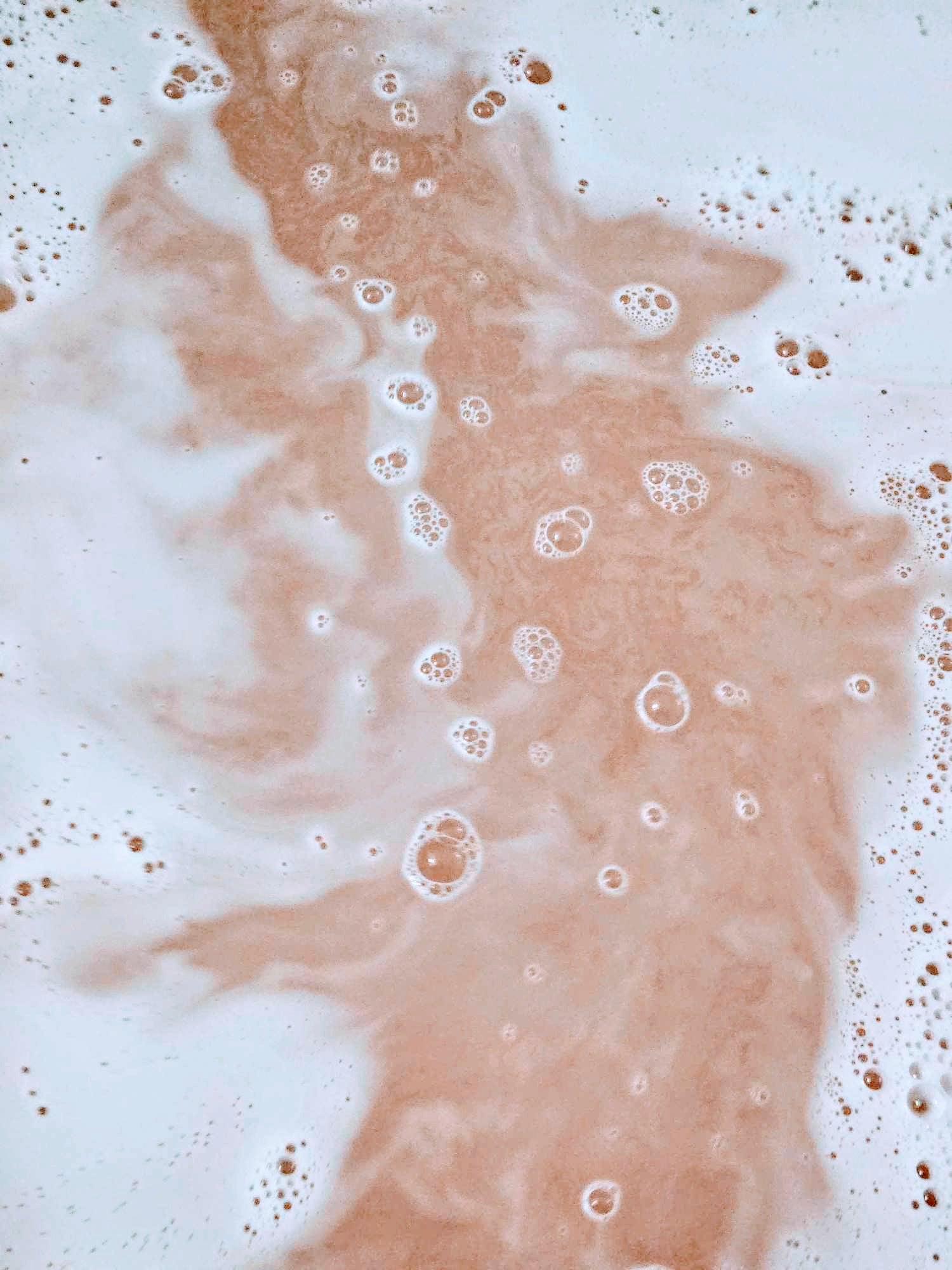 Color Bath Bomb Water